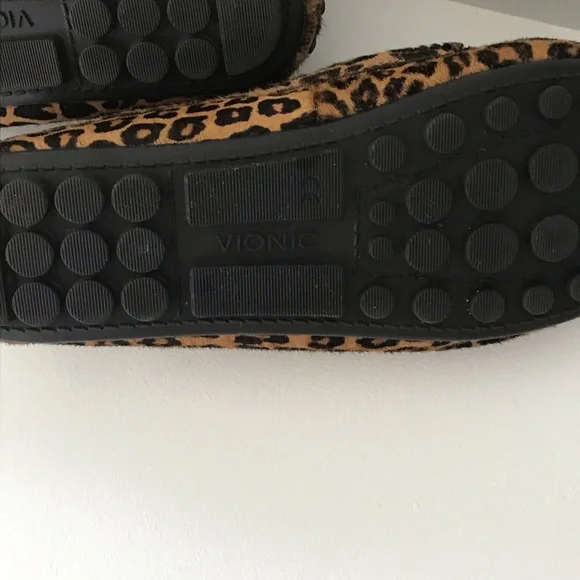Vionic Leopard Print Moccasins- calf fur - Picture 4 of 10